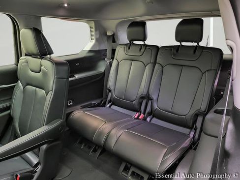 Used 2023 Jeep Grand Cherokee L Limited image 12