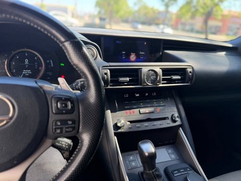 Used 2020 Lexus IS 350 F Sport w/ F Sport Package RWD image 8