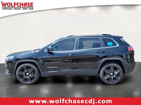 Used 2021 Jeep Cherokee Latitude Plus FWD image 2