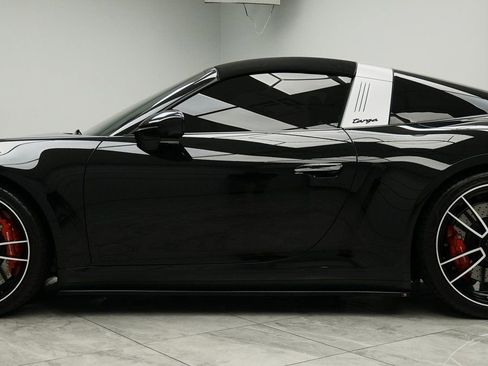 Used 2022 Porsche 911 Targa 4 GTS image 12