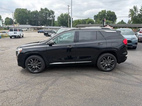 Used 2023 GMC Terrain Denali w/ Black Diamond Edition AWD/4WD image 4