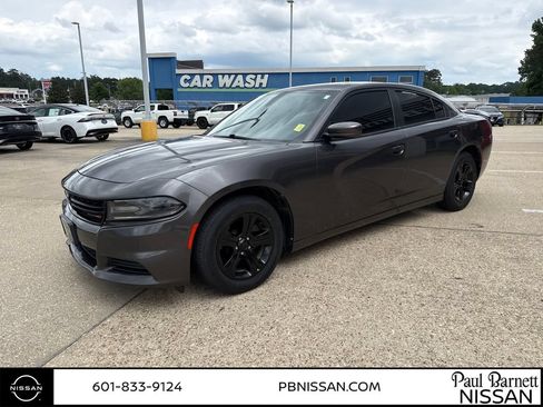 Used 2021 Dodge Charger SXT w/ Leather Interior Group RWD image 2