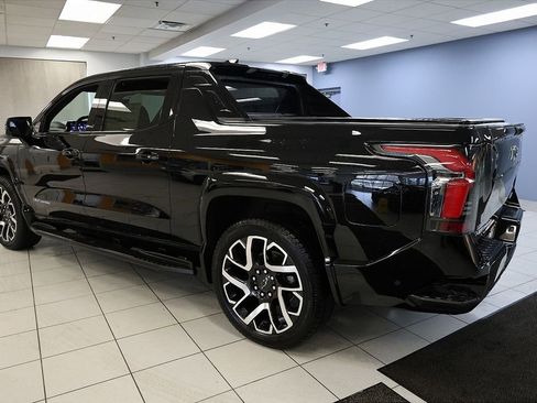 New 2024 Chevrolet Silverado EV RST image 4