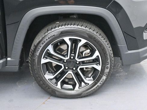 Used 2023 Jeep Compass Limited w/ Sun and Sound Group AWD/4WD image 33