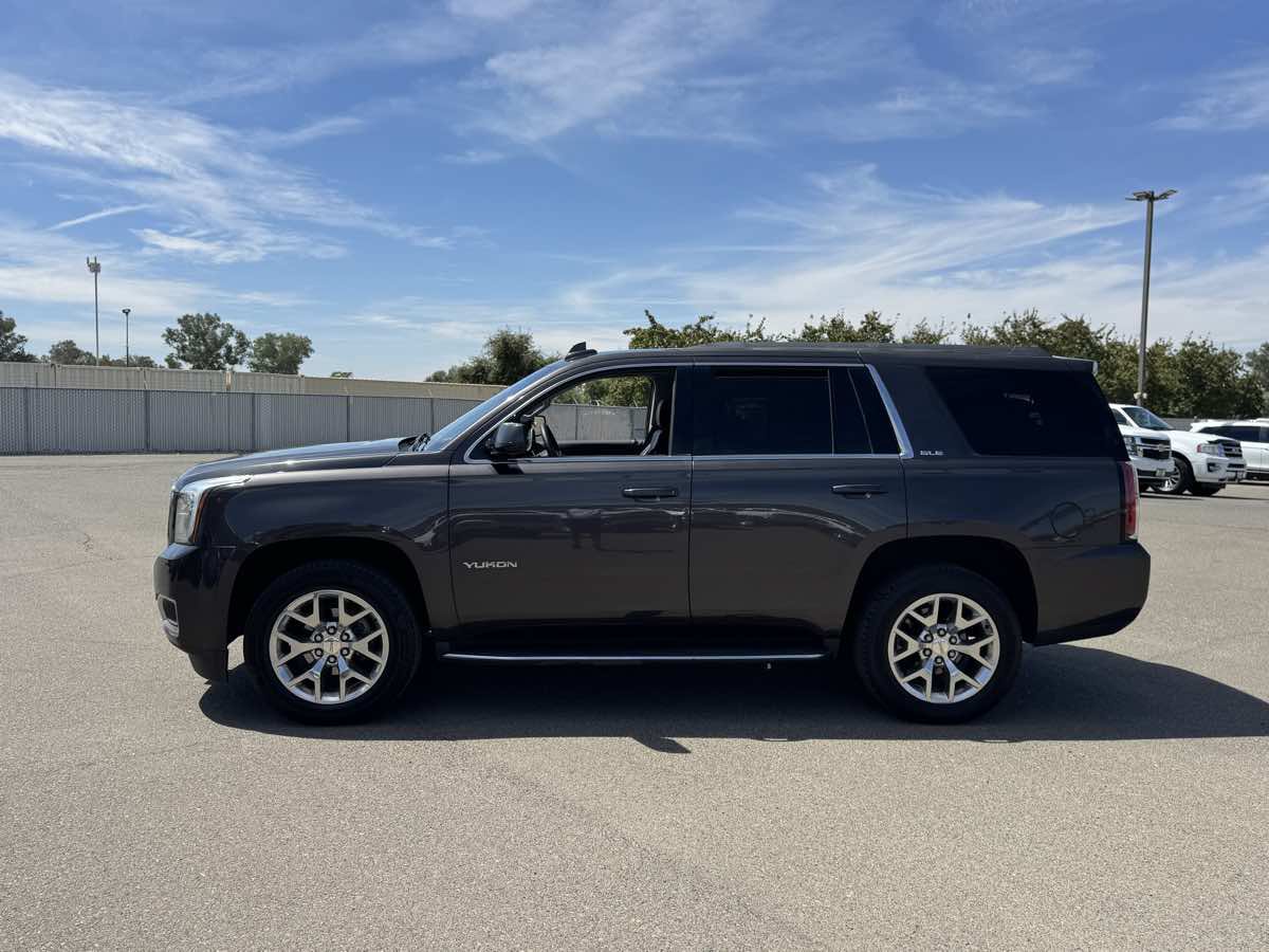 Used 2017 GMC Yukon SLE w/ SLE Value Package AWD/4WD image 6