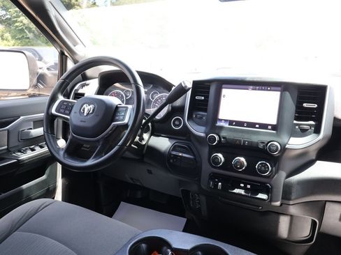 Used 2022 RAM 2500 Big Horn AWD/4WD image 24
