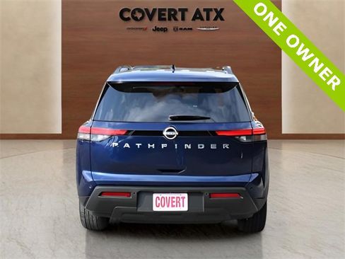 Used 2025 Nissan Pathfinder SV image 4