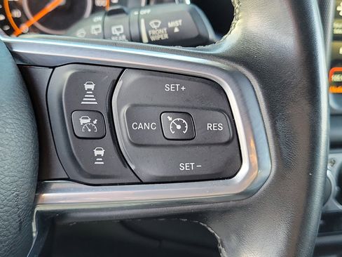 Used 2022 Jeep Wrangler Unlimited Sahara image 27