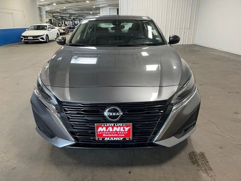 Used 2024 Nissan Altima 2.5 SV FWD image 8