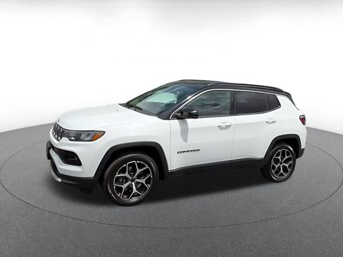 Used 2025 Jeep Compass Limited AWD/4WD image 8