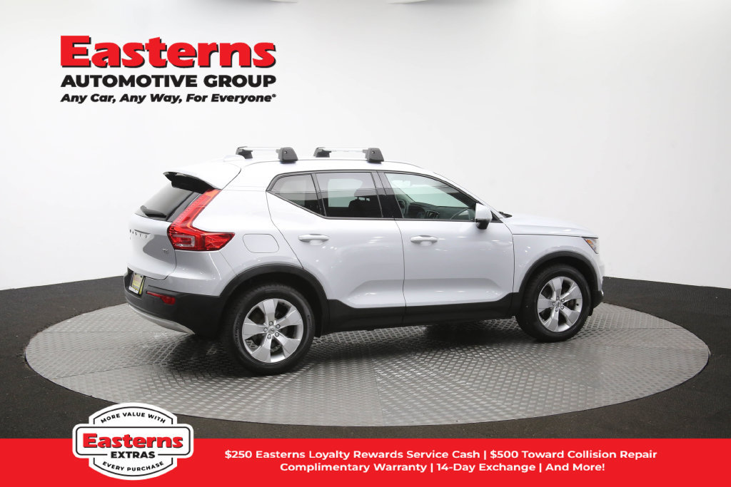 Used 2021 Volvo XC40 T4 Momentum FWD image 42
