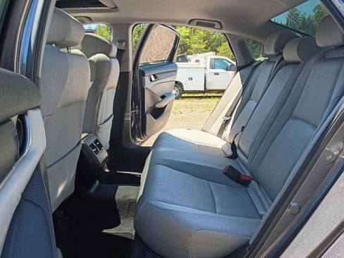 Used 2018 Honda Accord EX image 25