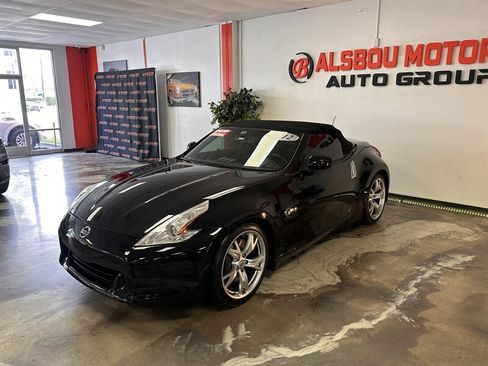 Used 2012 Nissan 370Z Touring w/ Sport Pkg image 16