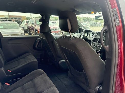 Used 2017 Dodge Grand Caravan SE FWD image 25