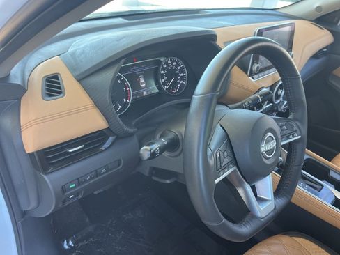 Used 2024 Nissan Sentra SV w/ SV Premium Package image 10