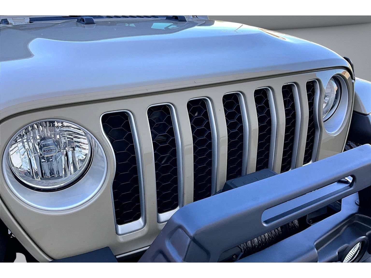 Used 2022 Jeep Gladiator Overland w/ Trailer Tow Package AWD/4WD image 54