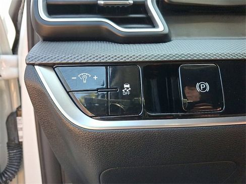 Used 2024 Kia Sportage LX image 24