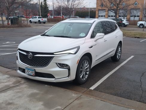 Used 2024 Buick Enclave Avenir w/ Avenir Technology Package image 7