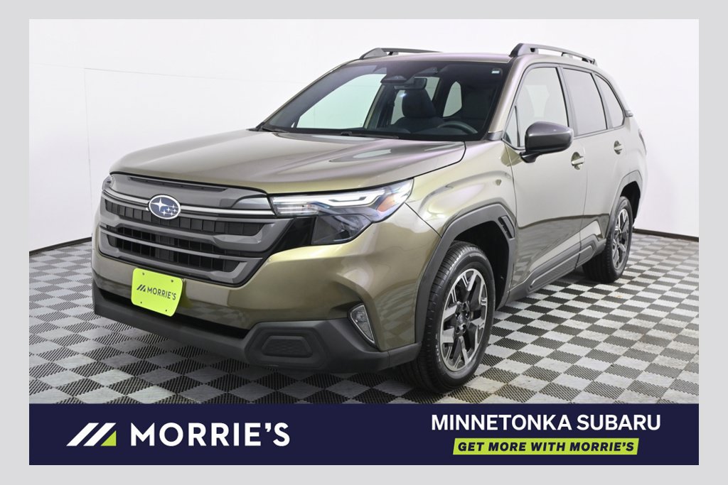Used 2025 Subaru Forester Premium AWD/4WD image 1
