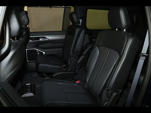 New 2026 Jeep Grand Wagoneer Limited AWD/4WD image 24