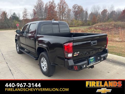 Used 2022 Toyota Tacoma SR image 3