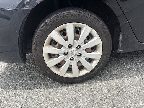 Used 2015 Nissan Sentra SV FWD image 11