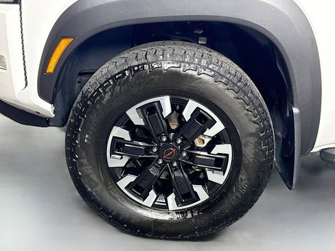 Used 2024 Nissan Frontier PRO-4X w/ Technology Package image 40