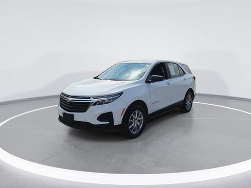 Used 2024 Chevrolet Equinox LS w/ Driver Confidence II Package AWD/4WD image 5
