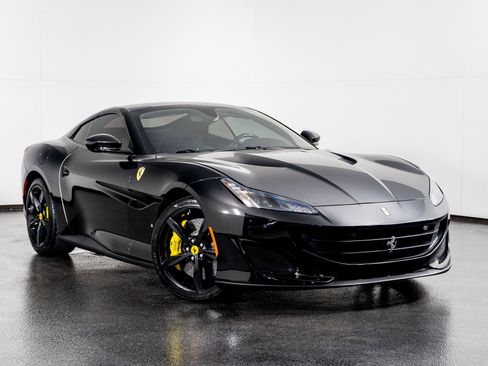 Used 2019 Ferrari Portofino image 6