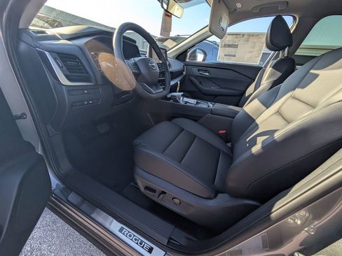 New 2026 Nissan Rogue SV FWD image 12