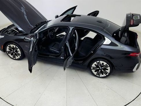 Used 2026 BMW 530i RWD image 84