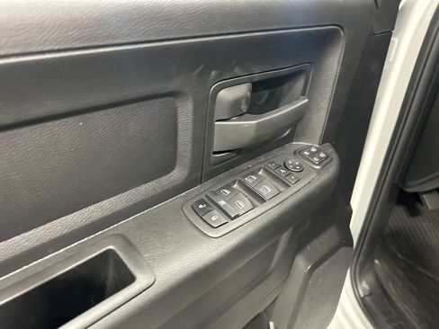 Used 2024 RAM 2500 Tradesman w/ Chrome Appearance Group AWD/4WD image 14