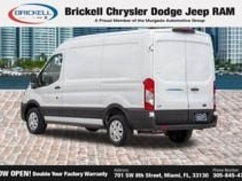 Used 2022 Ford E-Transit 148 High Roof Extended RWD image 7