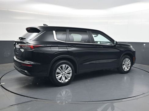 Used 2025 Mitsubishi Outlander ES AWD/4WD image 4