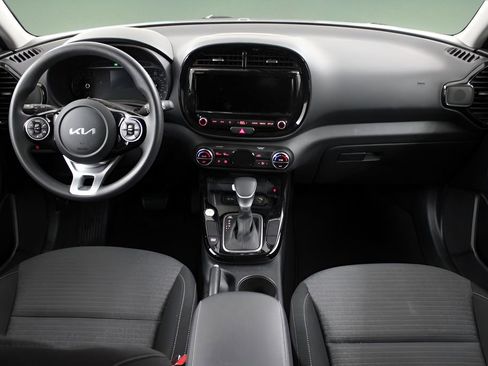 Used 2022 Kia Soul S FWD image 16