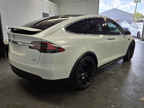 Used 2017 Tesla Model X 90D AWD/4WD image 4