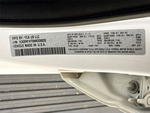 Used 2022 RAM 1500 Limited w/ Body Color Bumper Group image 32