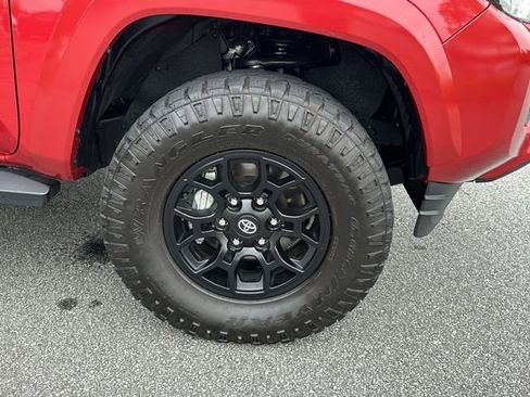 Used 2022 Toyota Tacoma SR5 w/ Technology Package RWD image 14