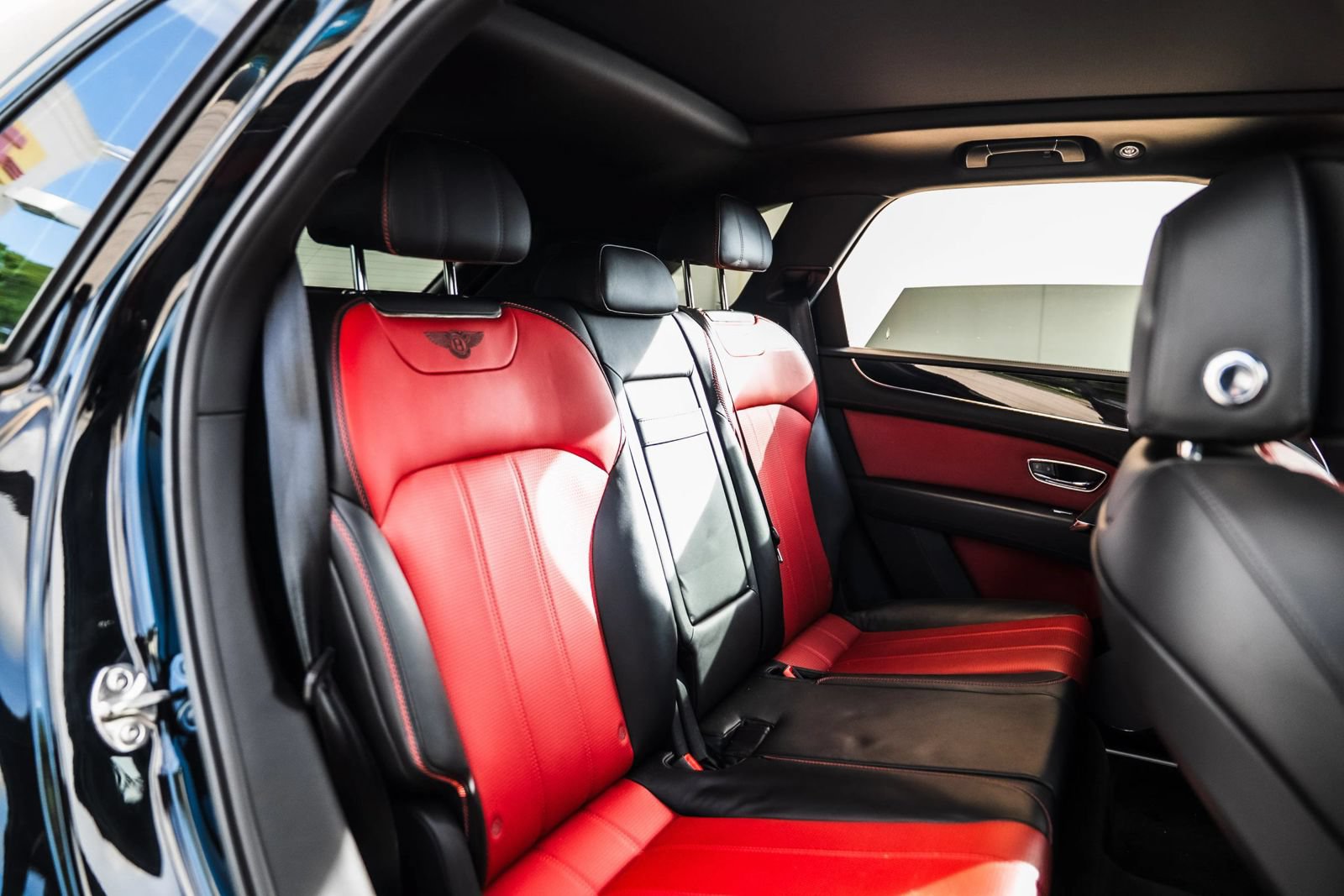 Used 2019 Bentley Bentayga AWD/4WD image 24