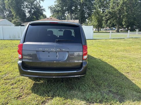 Used 2018 Dodge Grand Caravan SE FWD image 6