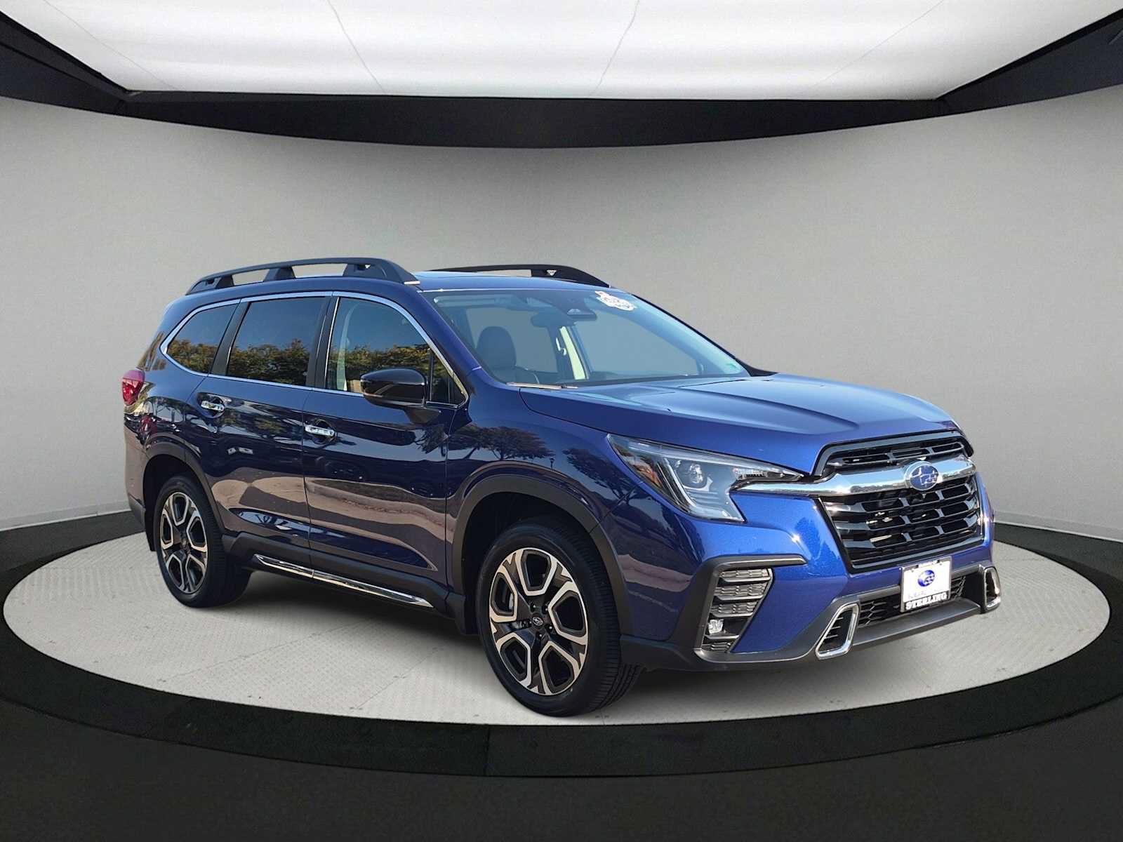 Used 2026 Subaru Ascent Touring AWD/4WD image 2