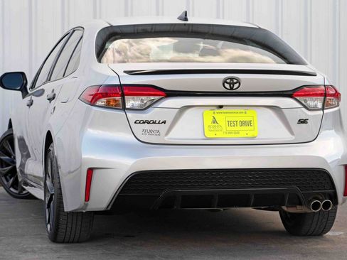 Used 2022 Toyota Corolla SE image 5