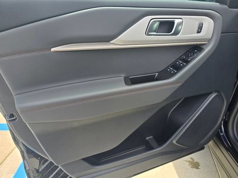 New 2026 Ford Explorer Active w/ Active Comfort Package AWD/4WD image 9