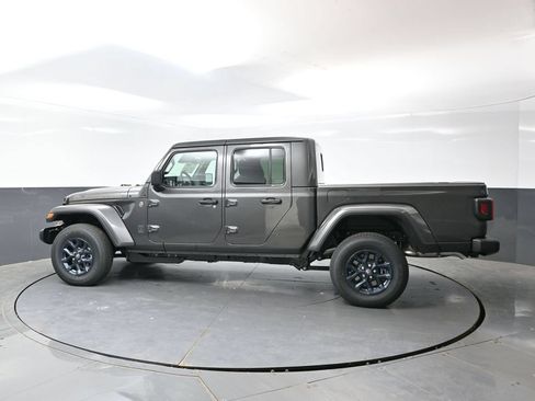New 2026 Jeep Gladiator Sport AWD/4WD image 6