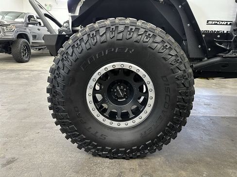 Used 2013 Jeep Wrangler Unlimited Sport AWD/4WD image 8