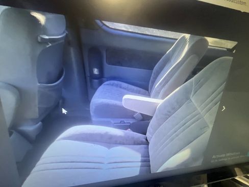 Used 2001 Toyota Sienna XLE image 8