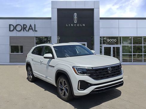 Used 2024 Volkswagen Atlas Cross Sport SEL R-Line AWD/4WD image 1