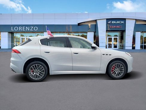 Used 2023 Maserati Grecale GT image 4