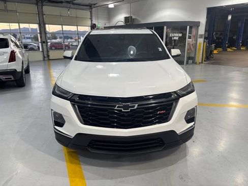 Used 2023 Chevrolet Traverse RS AWD/4WD image 2