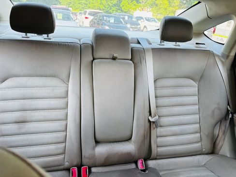 Used 2015 Ford Fusion SE FWD image 8